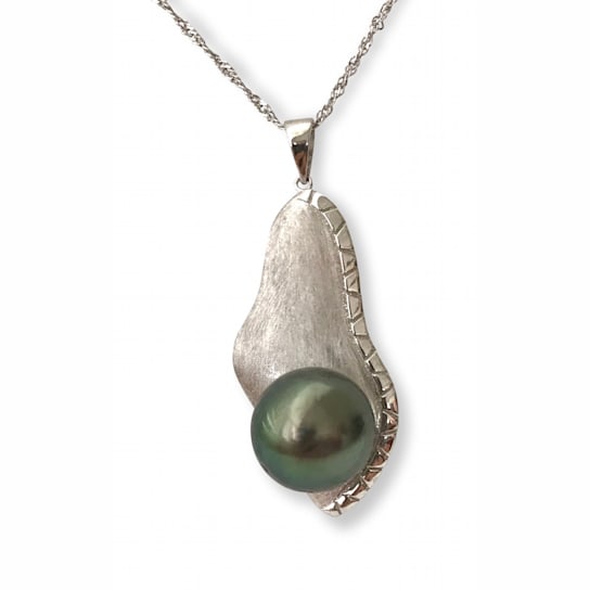 13.6mm Tahitian Cultured Pearl Pendant with Chain