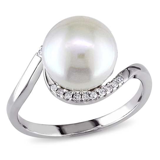 9.5-10MM Freshwater Cultured Pearl and 1/10 CT TW Diamond Curlicue Ring
in Sterling Silver