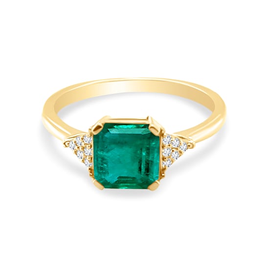 1.23Cts Colombian Emerald, 0.07cw diamond, crafted in 18K yellow gold ring.