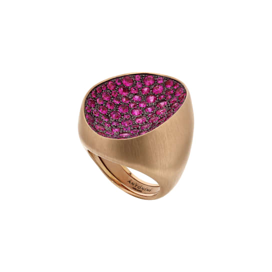Limited edition ring in pink natural satin gold 18k and pink sapphires
pavé 3,58 ct.