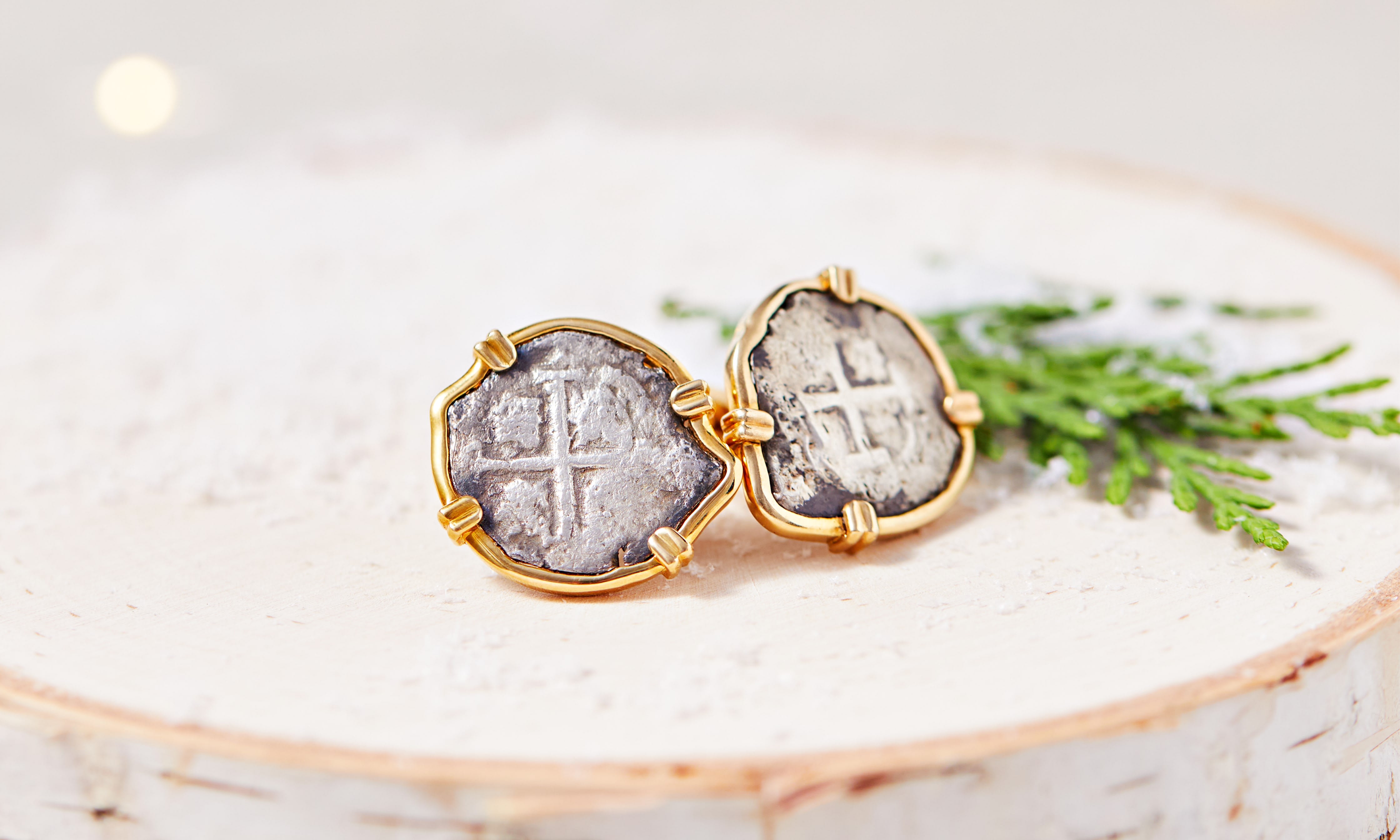 jorge-adelier-gold-rimmed-cufflinks 