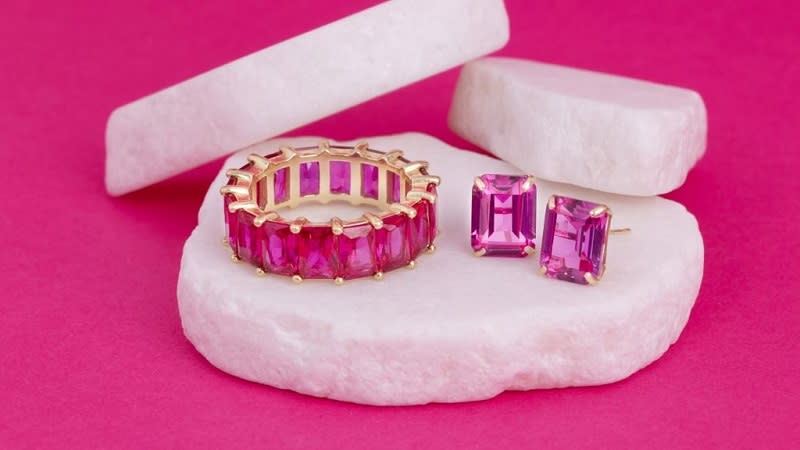 bright pink sapphire band ring and pink sapphire stud earrings 