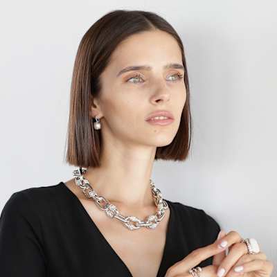 Four Ways to Style Jewelry with a Little Black Dress 