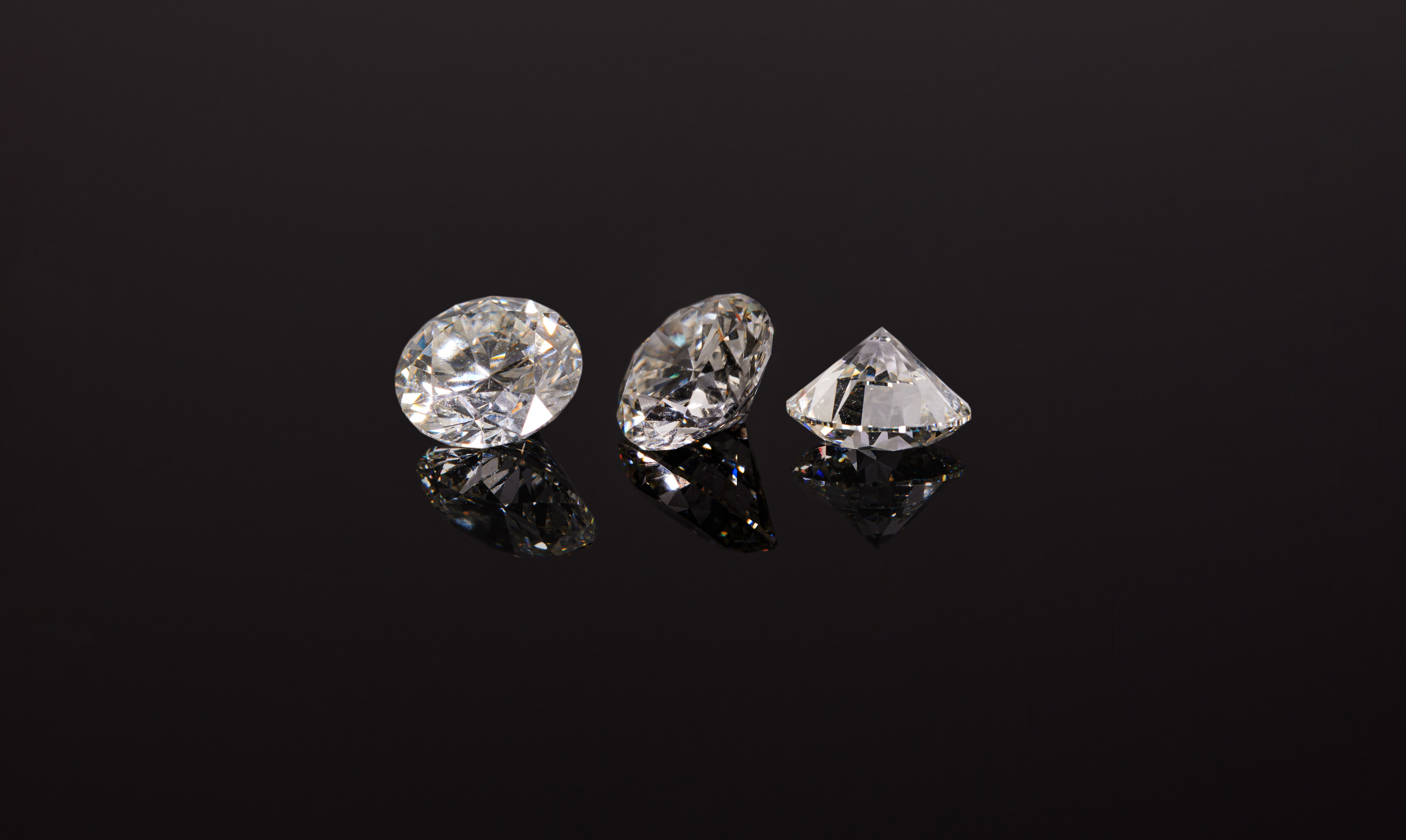 white loose lab-grown diamonds