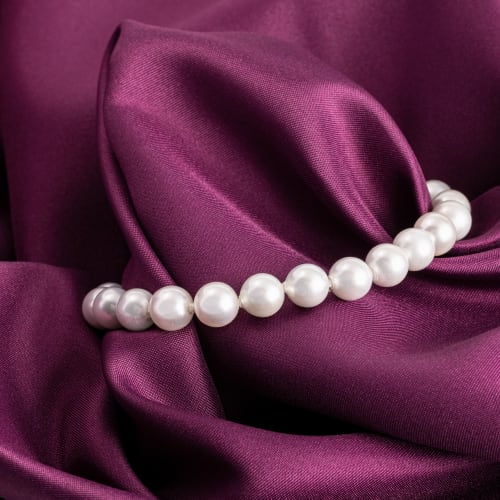 white pearl bracelet made by JOIA de Majorca