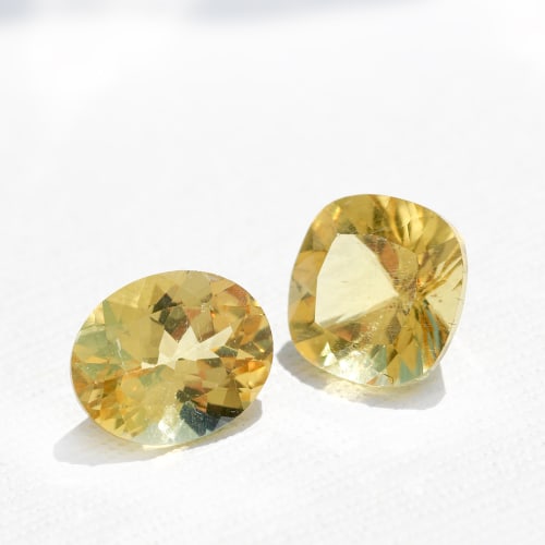 yellow apatite gemstones